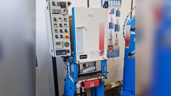 Presse mécanique EMG d'occasion 15 tonnes